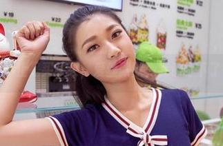萱萱的逛街不止是买买买，爱丝默默为我们打下了一份福利！