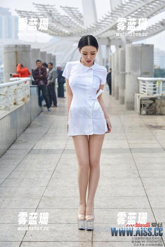 看完爱丝的‘天衣无缝少女’系列，别说，图片里的每个细节都让我心痒。