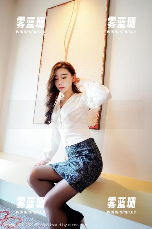 Feilin嗲囡囡-Emily尹菲 Feilin嗲囡囡 - 校服里的乖戾:Emily尹菲无圣光作品的逗趣之旅