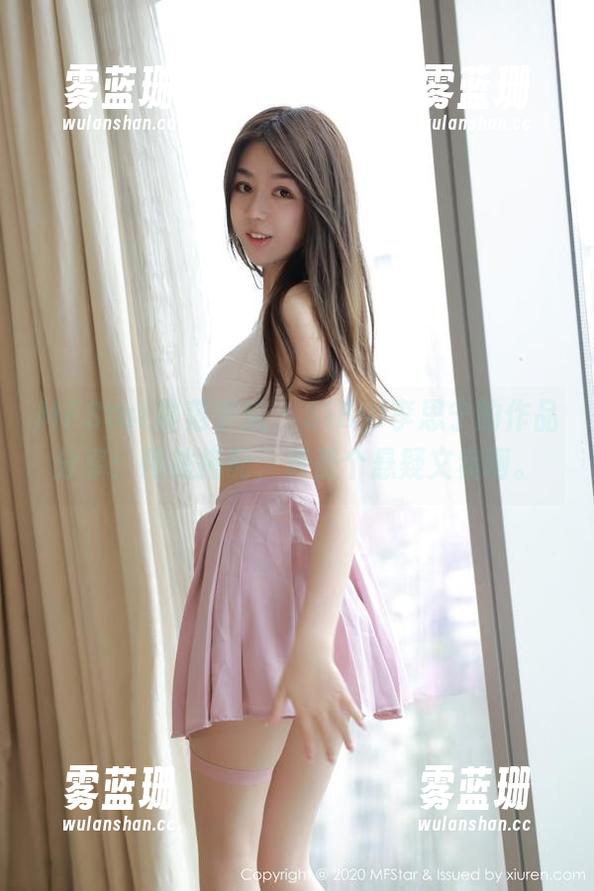 MFStar模范学院 - SiByl李思宁的作品分享：网袜搭配，真是个悬疑文案啊。