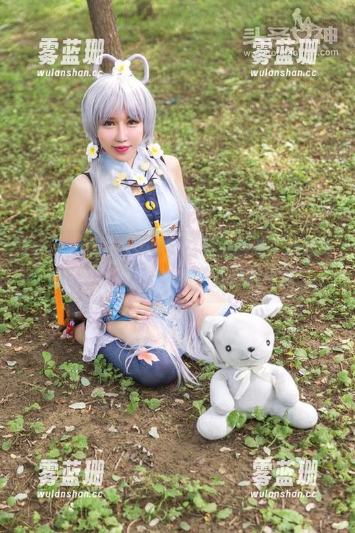 TouTiao头条女神-娜依灵儿 TouTiao头条女神 - 这最新图册,娜依灵儿的温柔,好像能把烦恼通通化掉。