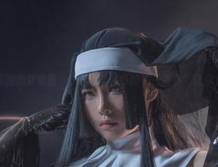 一组秘藏的免费套图，Uki雨季秘书的“三重奏”让你乐翻天！