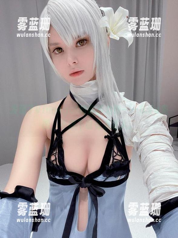 发现了Vinnegal的最新力作——D.Va美图，不得不说有点迷人。