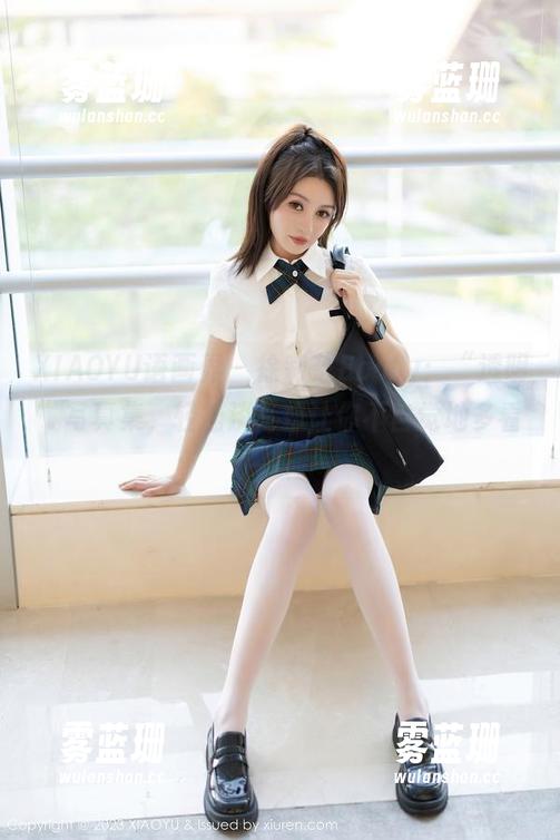 XIAOYU语画界-徐莉芝Booty XIAOYU语画界 - 徐莉芝Booty:“透明”写真集,轻描淡写却让你不自觉地多看一眼。