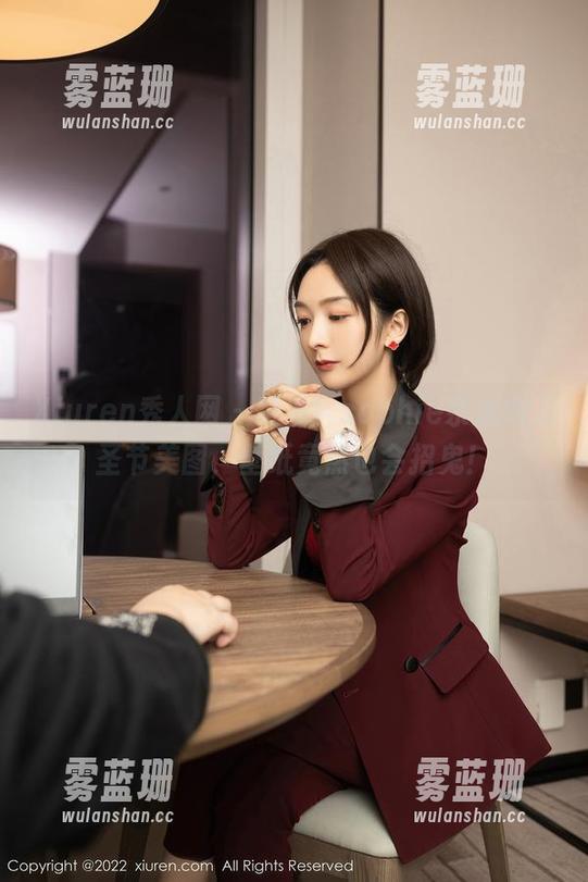 Xiuren秀人网-sophie余冰 Xiuren秀人网 - 突发!sophie余冰的万圣节美图,壁纸竟然也会招鬼!