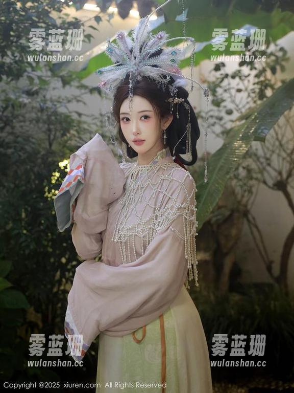 Xiuren秀人网-吴雪瑶 Xiuren秀人网 - 欢迎光临吴雪瑶的泳衣高清写真,自己找个泳池玩吧!