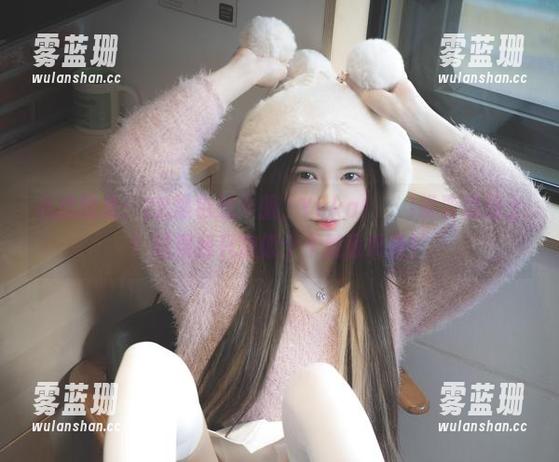 私拍图集：2B黑色战斗服，Yuka(유카)说要像战士！结果我只想像个干脆面趴着！