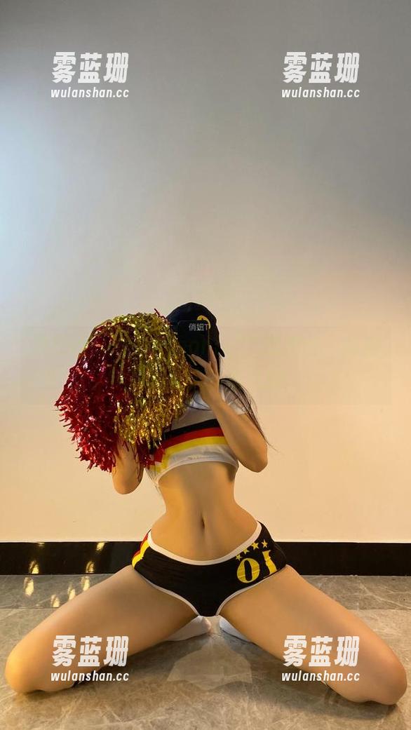 俏妞qiaoniuTT 微密圈 - 俏妞qiaoniuTT的黑丝,高清足以让人多看几眼
