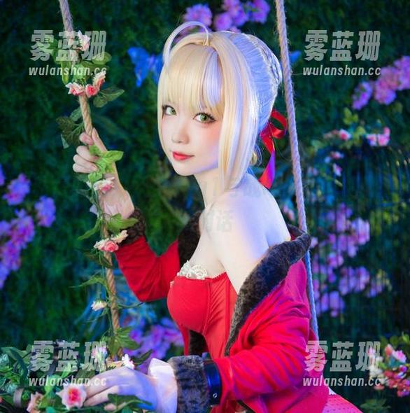 私房照里，妖少you1与战场原黑仪的默契对话