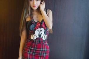 推女郎 - 沙子红裙大挑战：分享美图，看我风筝飞得有多高！