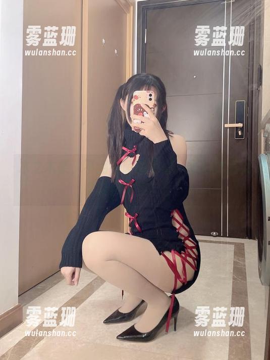 木之本果 木之本果,不用花哨的色彩,黑白作品就能让你审视自己。