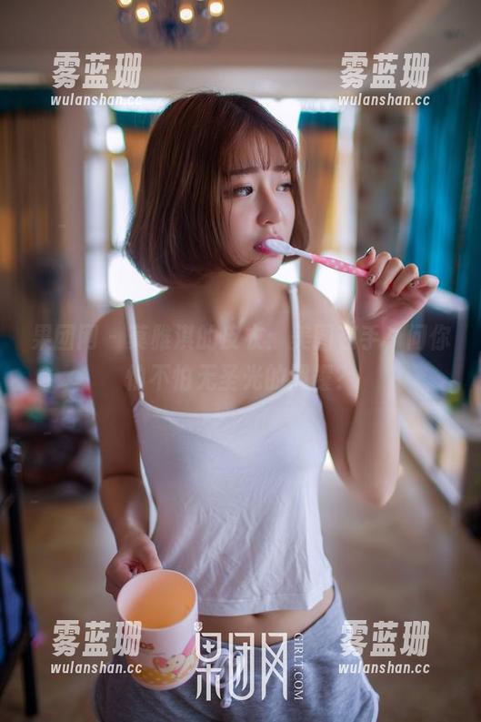 果团网-莫雅淇 果团网 - 莫雅淇的皮衣:美图在手,问你怕不怕无圣光的照耀?