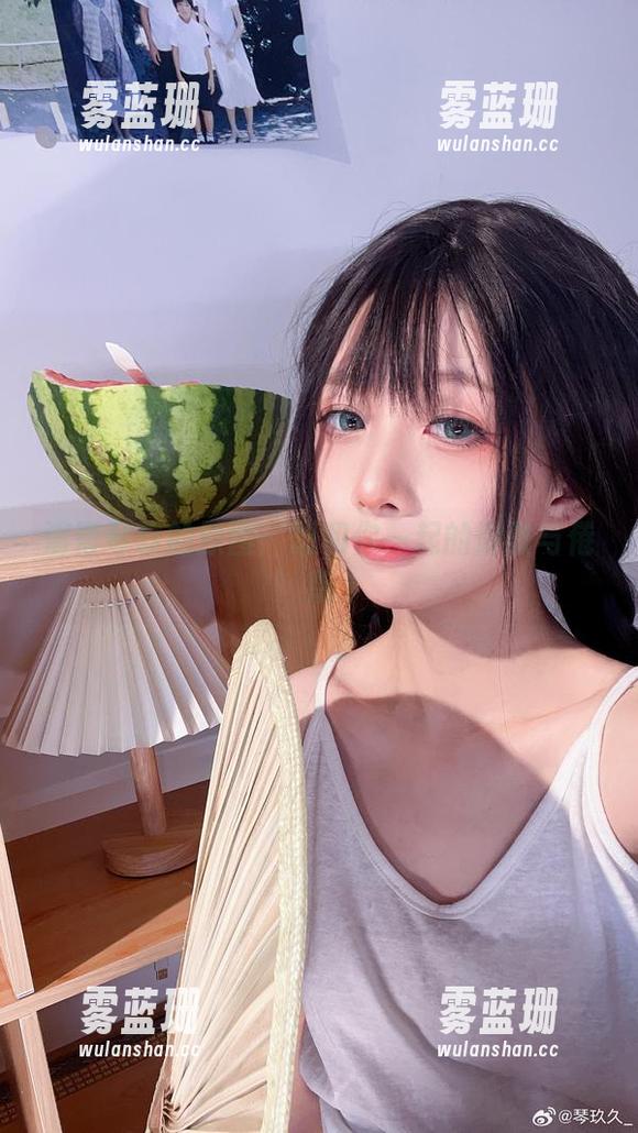 清青琴玖的原图：想和你一起的懒散与倦怠