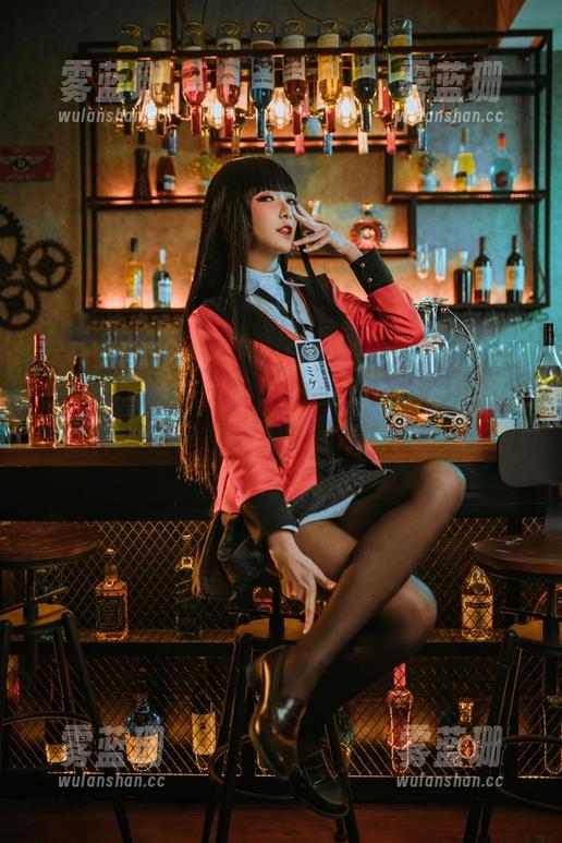 源纱希喵喵喵 源纱希喵喵喵犬獒旗袍cos,精选状态让我怀疑这是在参加某种不明奇幻展。