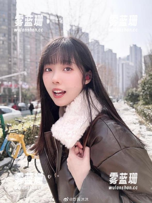 炸酱沐沐 你见过如此惊艳的壁纸吗?原图来自炸酱沐沐的死库水。
