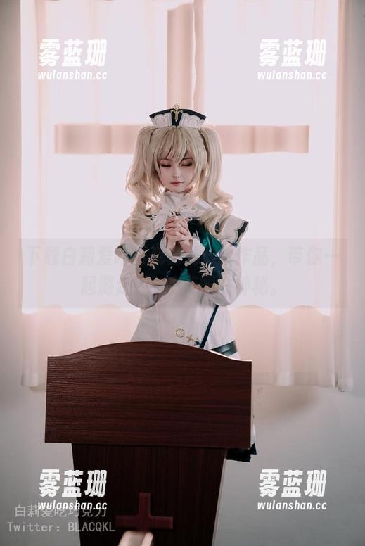 白莉爱吃巧克力 下载白莉爱吃巧克力的cos作品,带你一起游走霞沢的美丽和神秘。