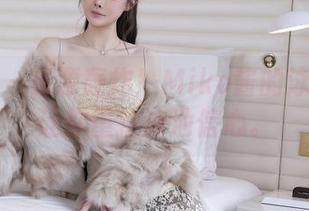 秀人网 - 资源轰炸！Miko酱的泳装图包让你重拾泳池信心。
