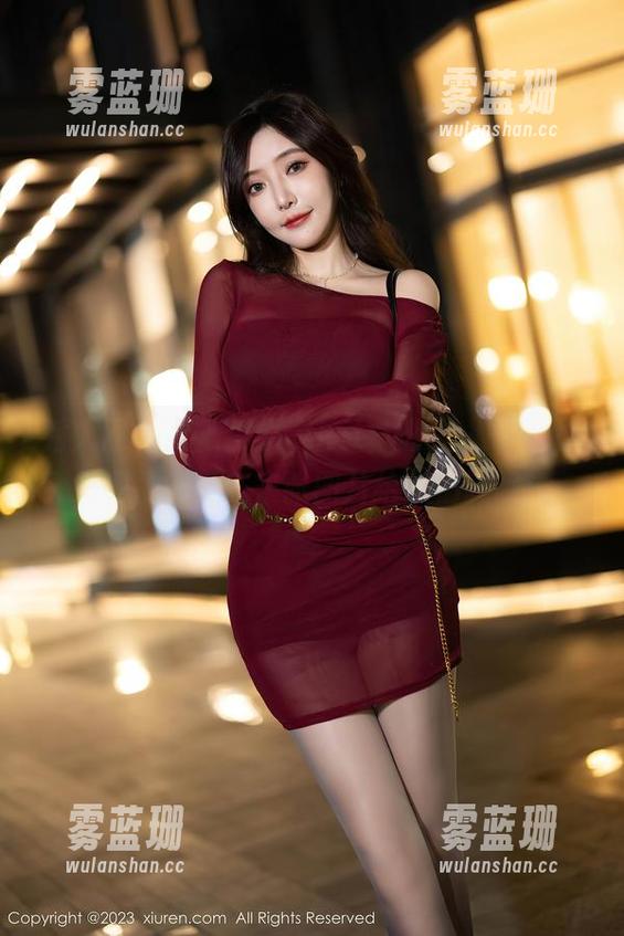 秀人网-小夕Kitty 秀人网 - 更新:小夕Kitty的旗袍,也太好看了吧,先来张图片给你们瞧瞧!