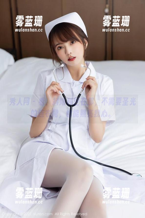 秀人网 - 看，抖娘利世在那，不需要圣光的连衣裙，也能照亮我心。