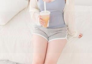 紧急企划 - 小奶糕Milky身穿空姐服，原图里尽显优雅与独特，这种气场，我也想试试当个空姐！
