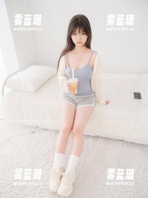 紧急企划-小奶糕Milky 紧急企划 - 小奶糕Milky身穿空姐服,原图里尽显优雅与独特,这种气场,我也想试试当个空姐!