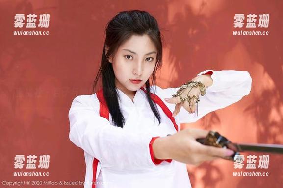 蜜桃社 - 杏子与她的职业装资源：谁说职场不能玩转一点俏皮？
