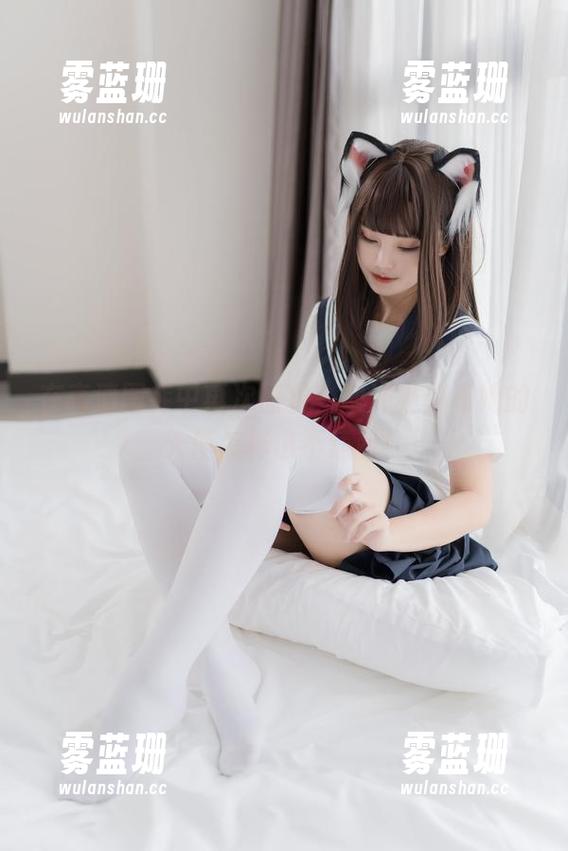 蜜汁猫裘 在高清图库中再次圈粉,蜜汁猫裘和她的天使怎样也不违和!