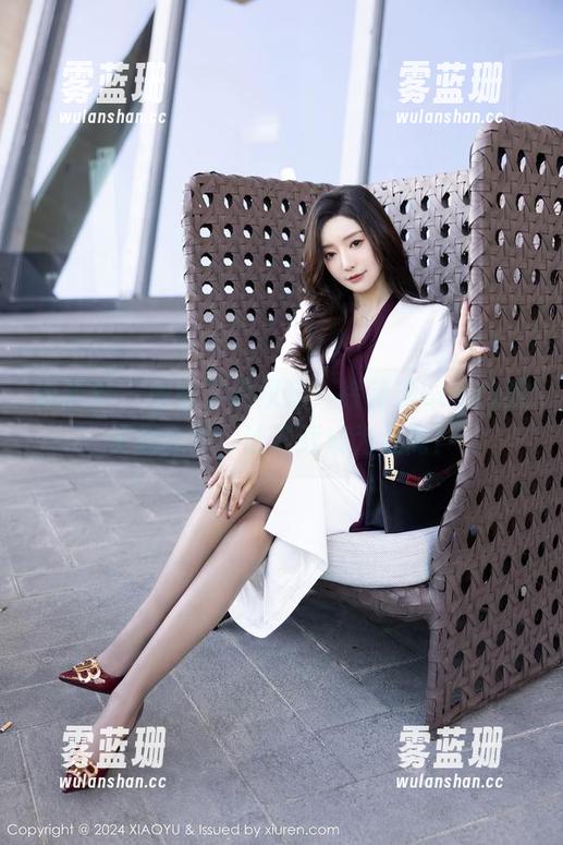 语画界-徐莉芝Booty 语画界 - 败给了这双腿!徐莉芝Booty的长腿套图,让下载成为必需!