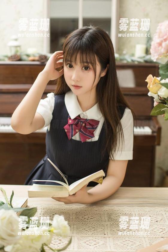 最新写真：镜酱的龙娘变身，龙尾掀风波