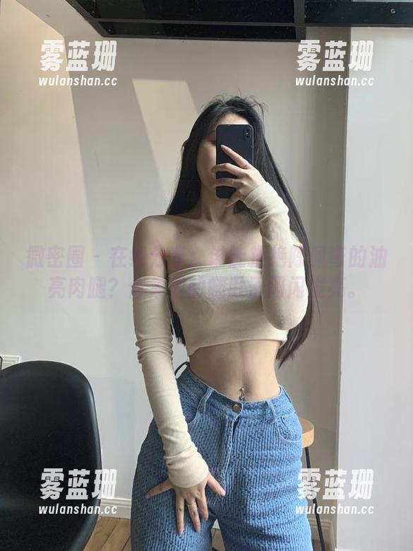 陈佩奇 微密圈 - 在线分享:谁能拒绝陈佩奇的油亮肉腿?合集里的腿肚子闪闪发亮。