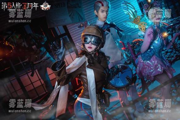露儿大魔王 穿越丛林,露儿大魔王的定制户外图集给我一脸震撼